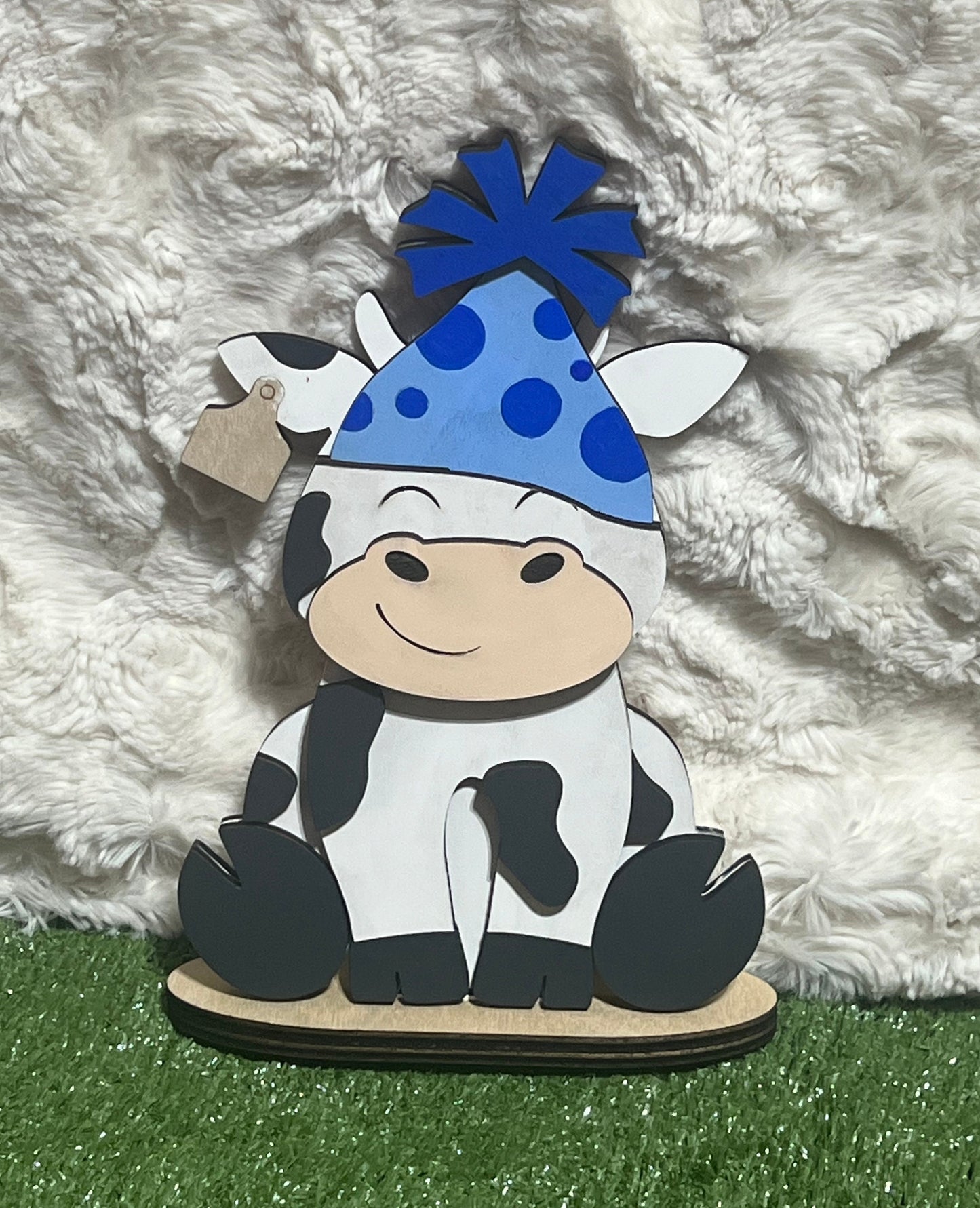 Hand Painted Highland Cow Shelf Sitter with Interchangeable Hats